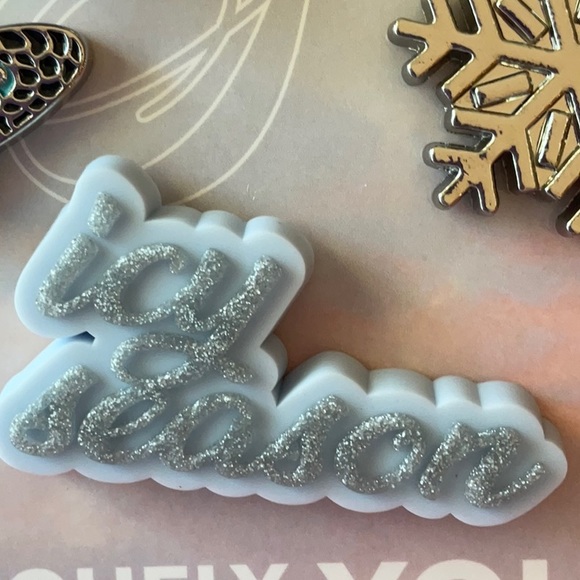 ❄️ SAWEETIE X CROCS CLASSIC JIBBITZ  CHARM BUNDLE ❄️ NWT ❄️ - Picture 6 of 16